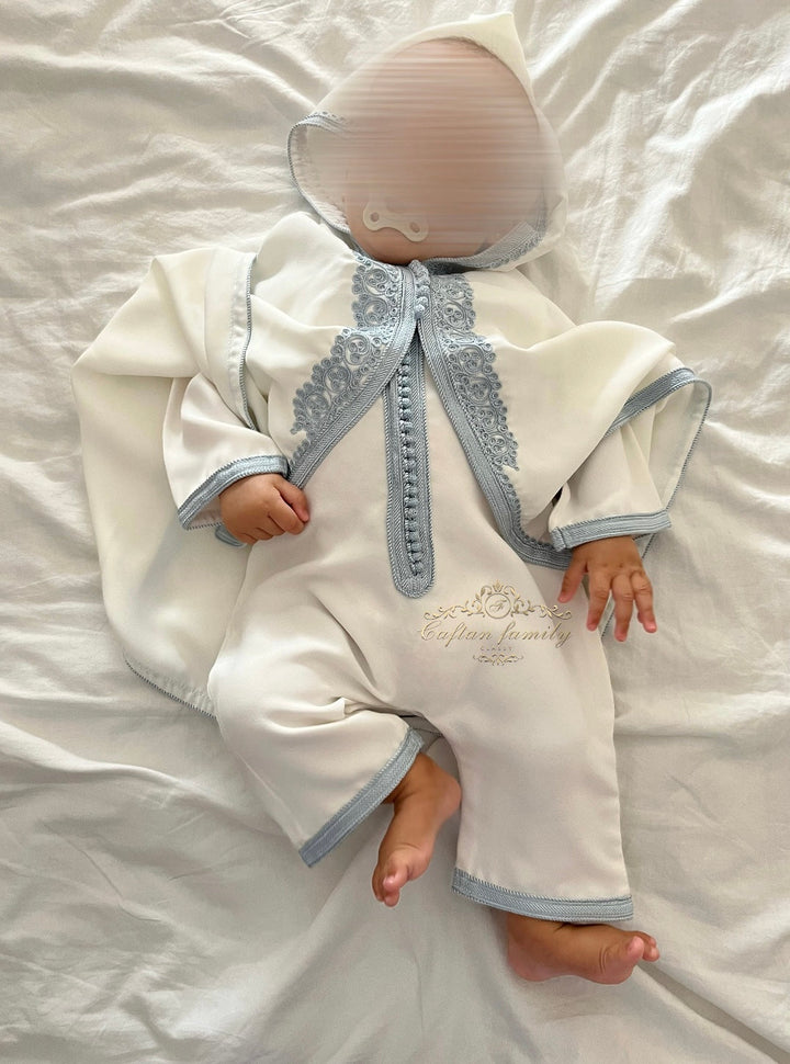 Grenouillère à cape brodée baby blue