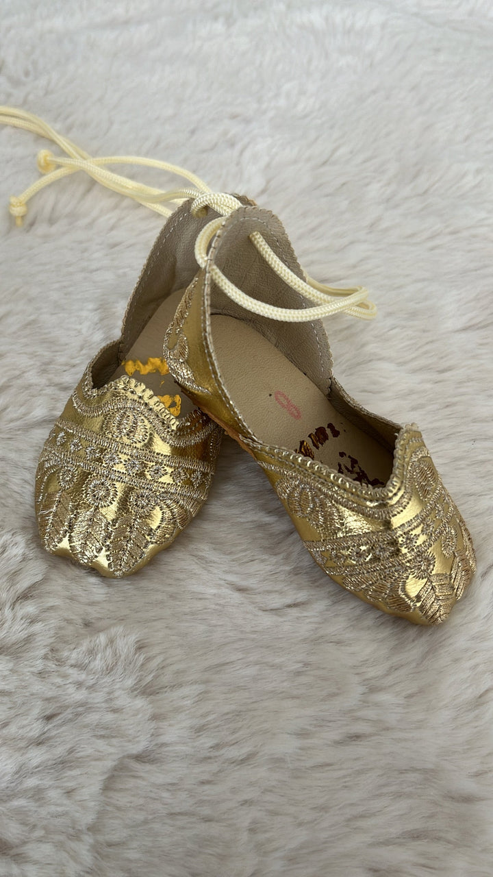 Ballerines doré à lacets