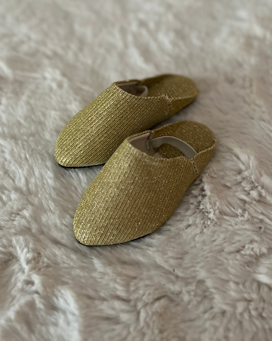 Babouches pailletées dorées