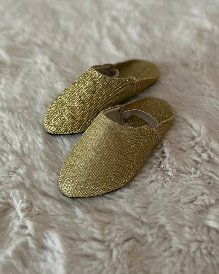 Babouches pailletées dorées