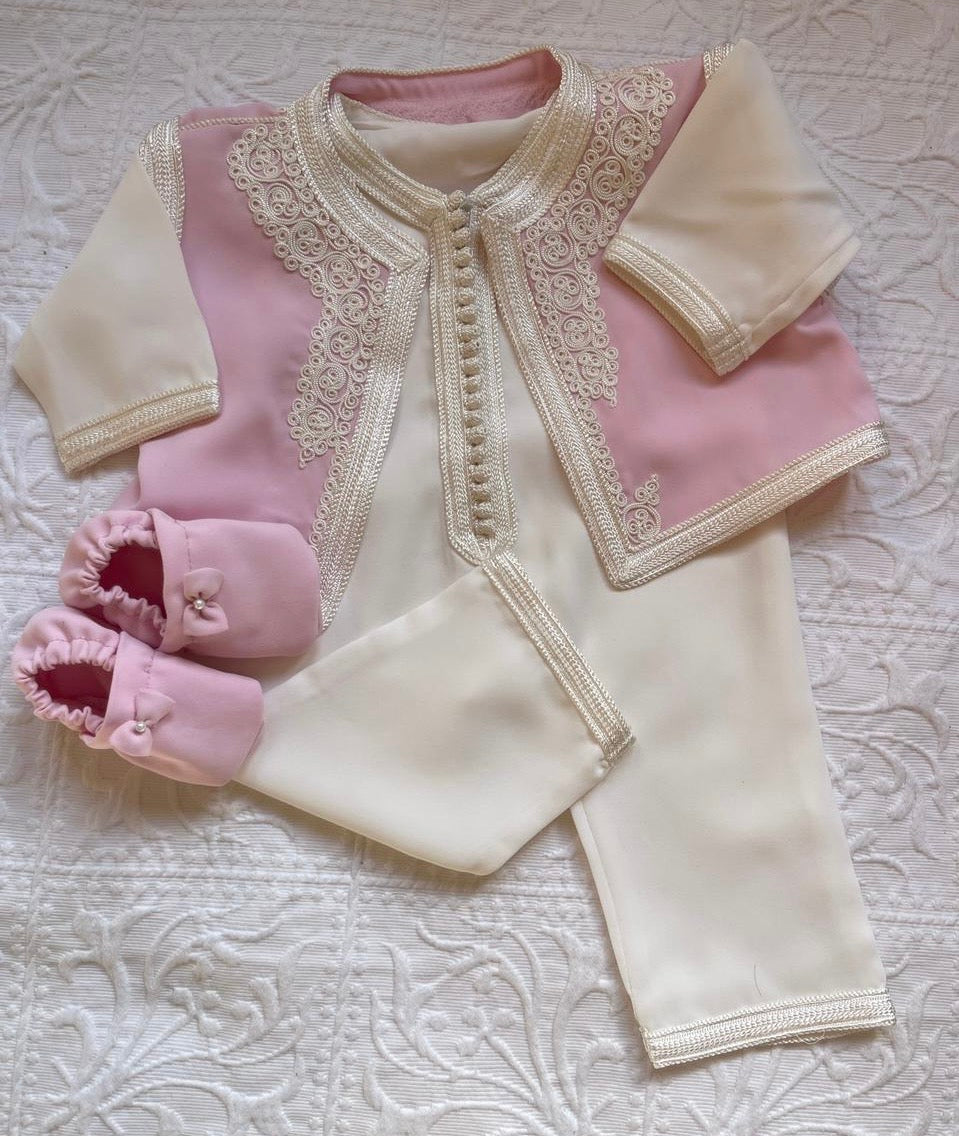 Grenouillère à gilet baby pink + chaussons (confection)