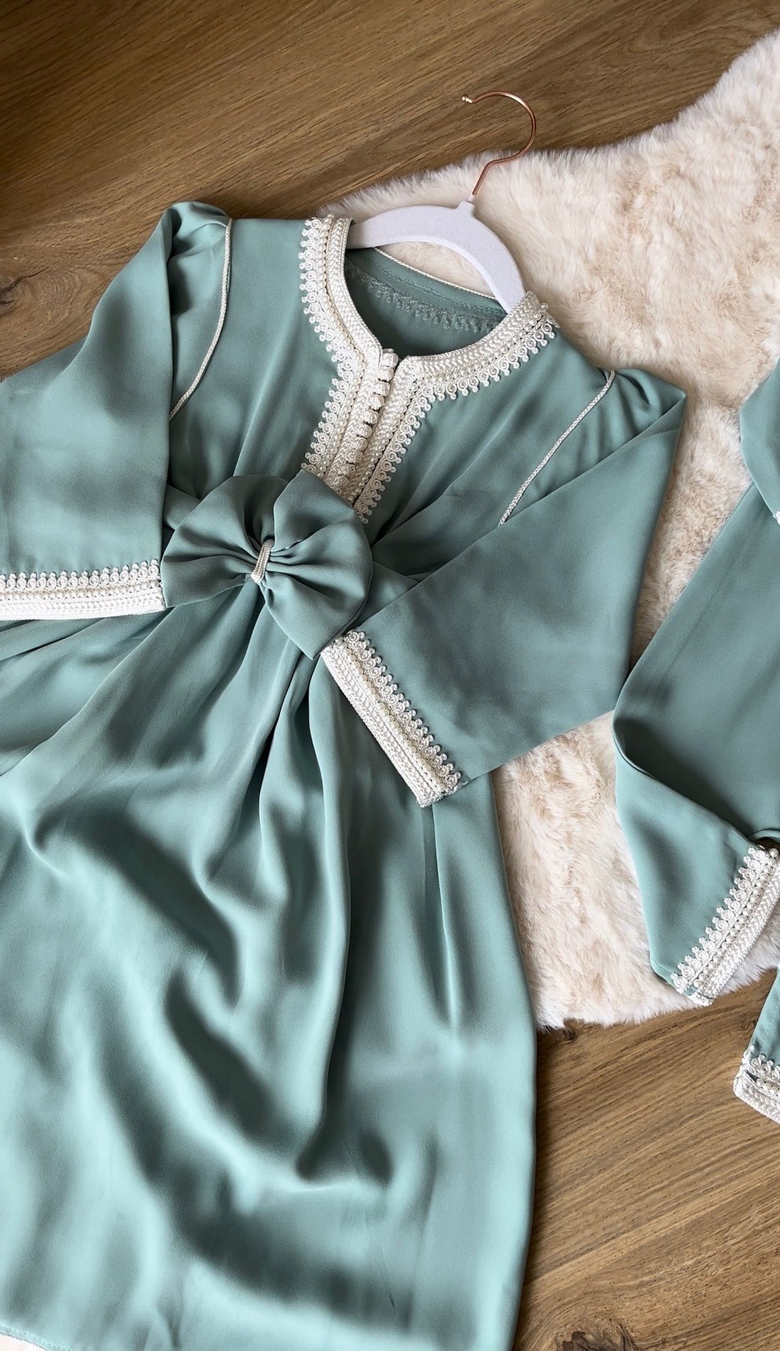 Robe caftan Éden perlée