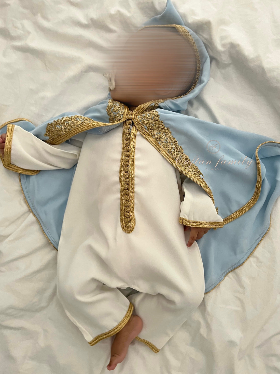 Grenouillère à cape baby blue